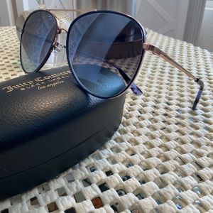 ❗️SOLD❗️Juicy Couture Blue/Gold Pilot sunglass NWT